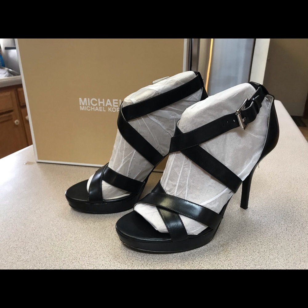 Michael Kors Evie Platform 10 Black